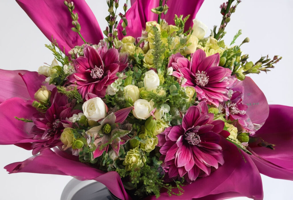 flower-arrangement-in-luxury-vase(2)